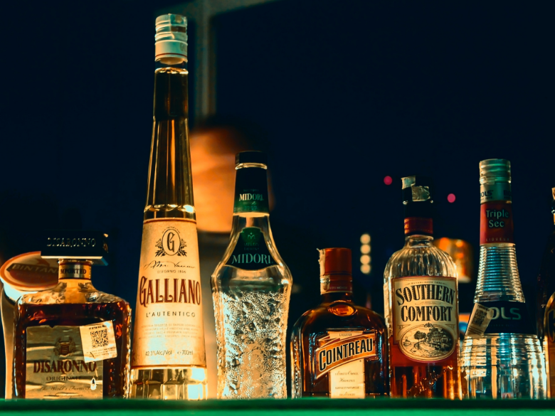 Knowledge of Alcoholic Drinks: The 6 Types of Distilled Spirits